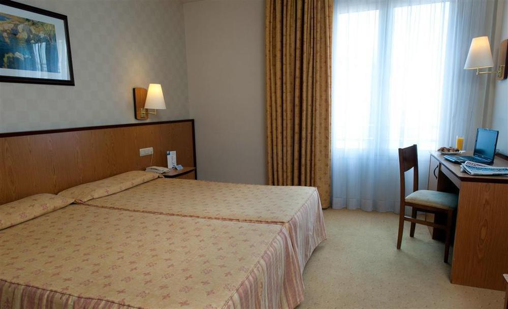 Vincci Mae Hotel 4*